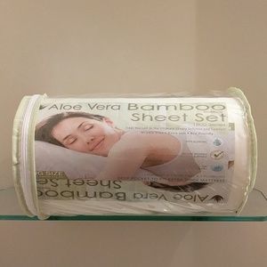 King size bamboo sheet set - NEW